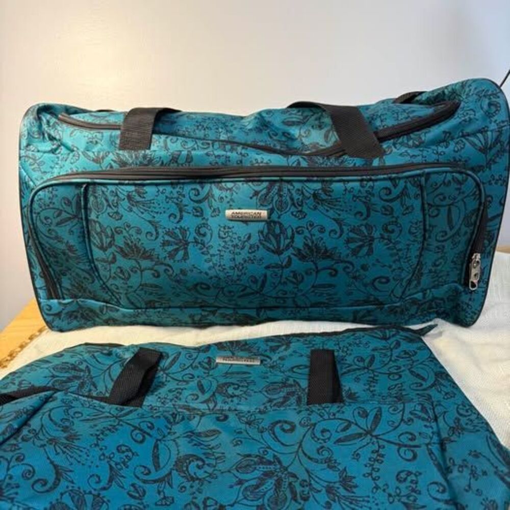 American Tourister Duffel Bag Set